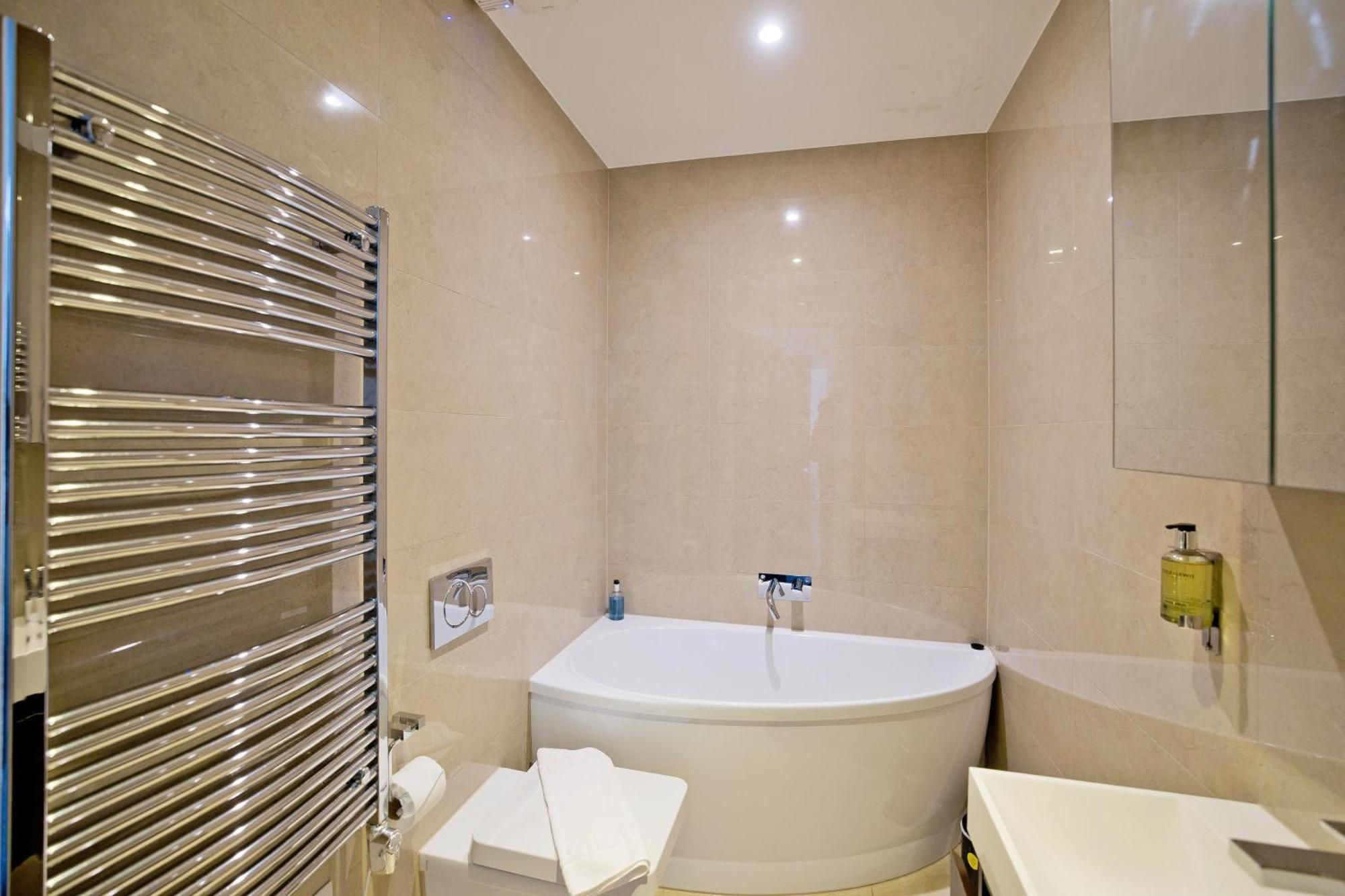 Imperial Liverpool Street Apartments Лондон Экстерьер фото
