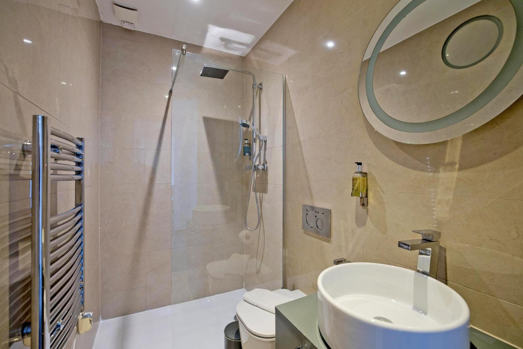 Imperial Liverpool Street Apartments Лондон Экстерьер фото