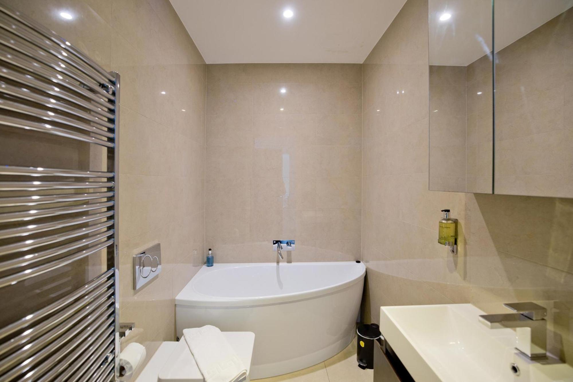 Imperial Liverpool Street Apartments Лондон Экстерьер фото