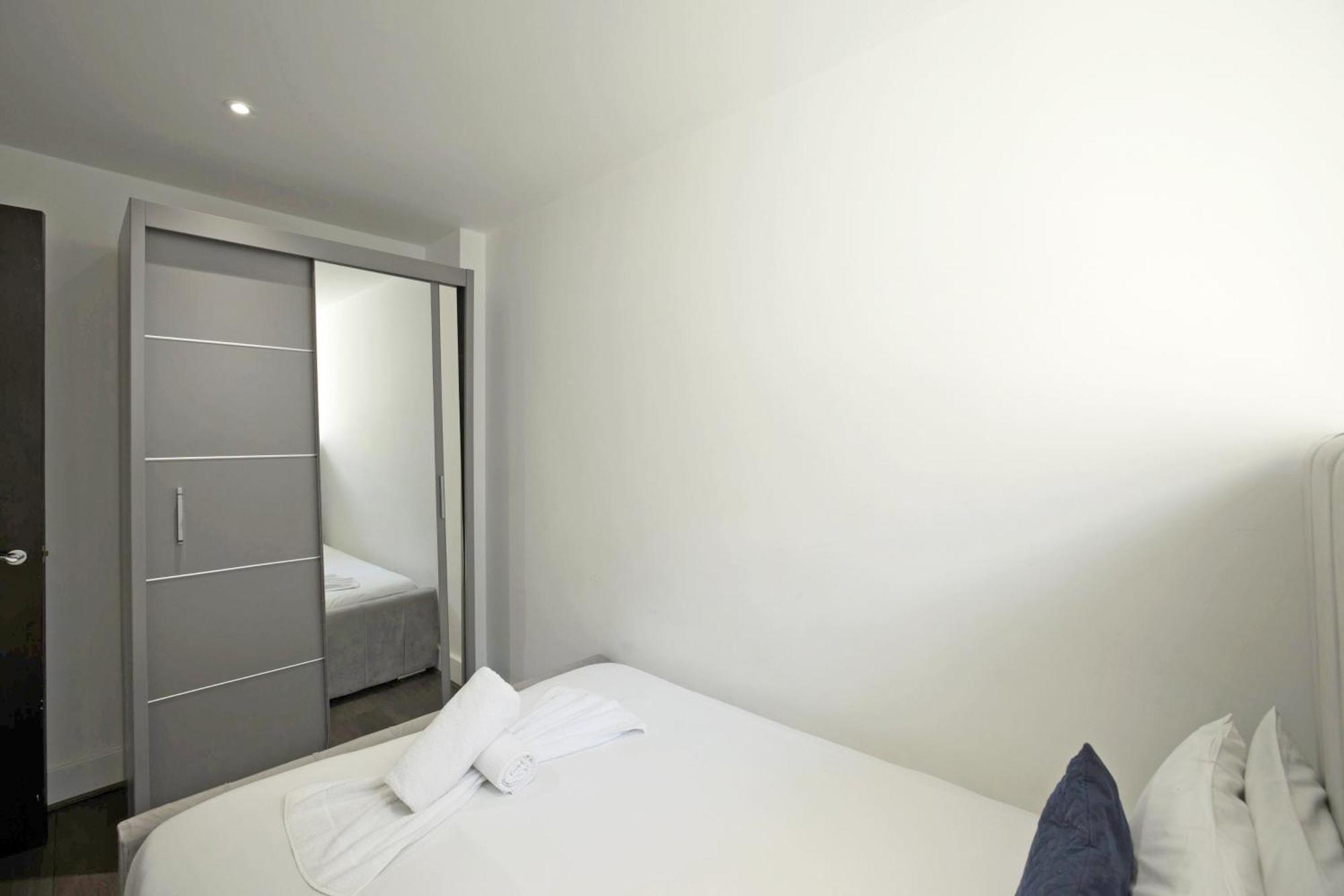 Imperial Liverpool Street Apartments Лондон Экстерьер фото